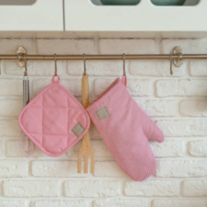 Oven Mitt and Pot Holder Set, view 1