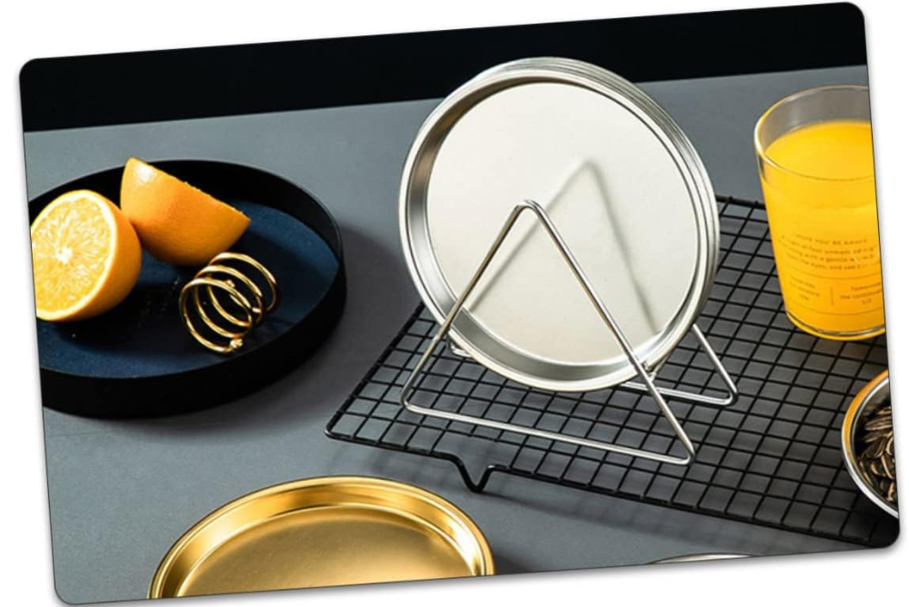 set-of-a-round-stainless-steel-dinner-plates-with-plates-holder-Silver.png