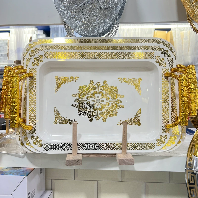 25 Luxury Gold-Rimmed Trays