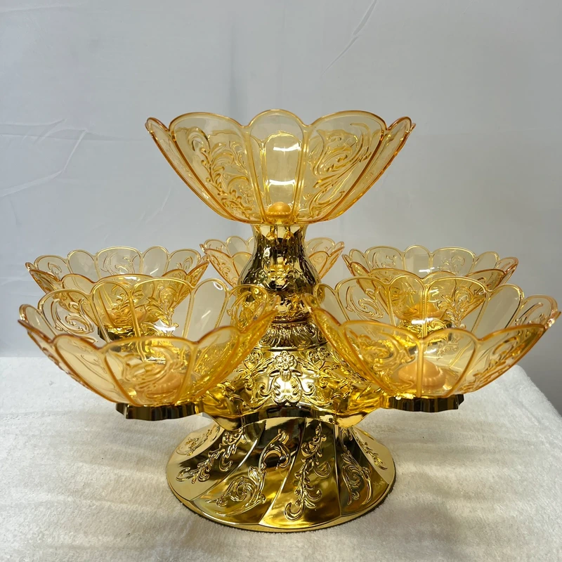 33 Rotating Golden Serving Dish